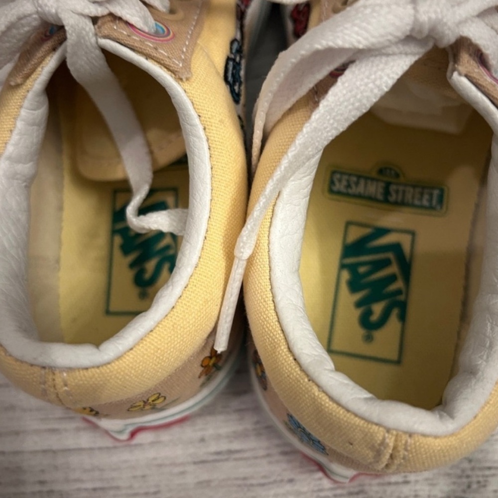 Sesame Street Elmo Vans size 13 little girls - Picture 8 of 10